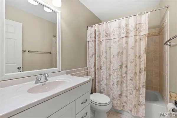 $200,000 | 2430 Charente Drive, Maryland Heights, MO 63043