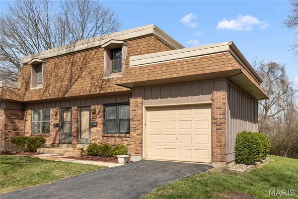 $200,000 | 2430 Charente Drive, Maryland Heights, MO 63043