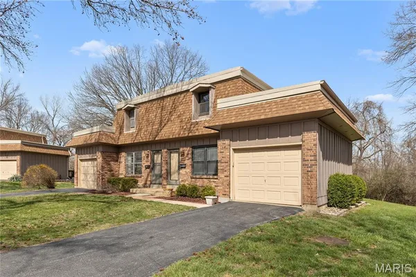 $200,000 | 2430 Charente Drive, Maryland Heights, MO 63043