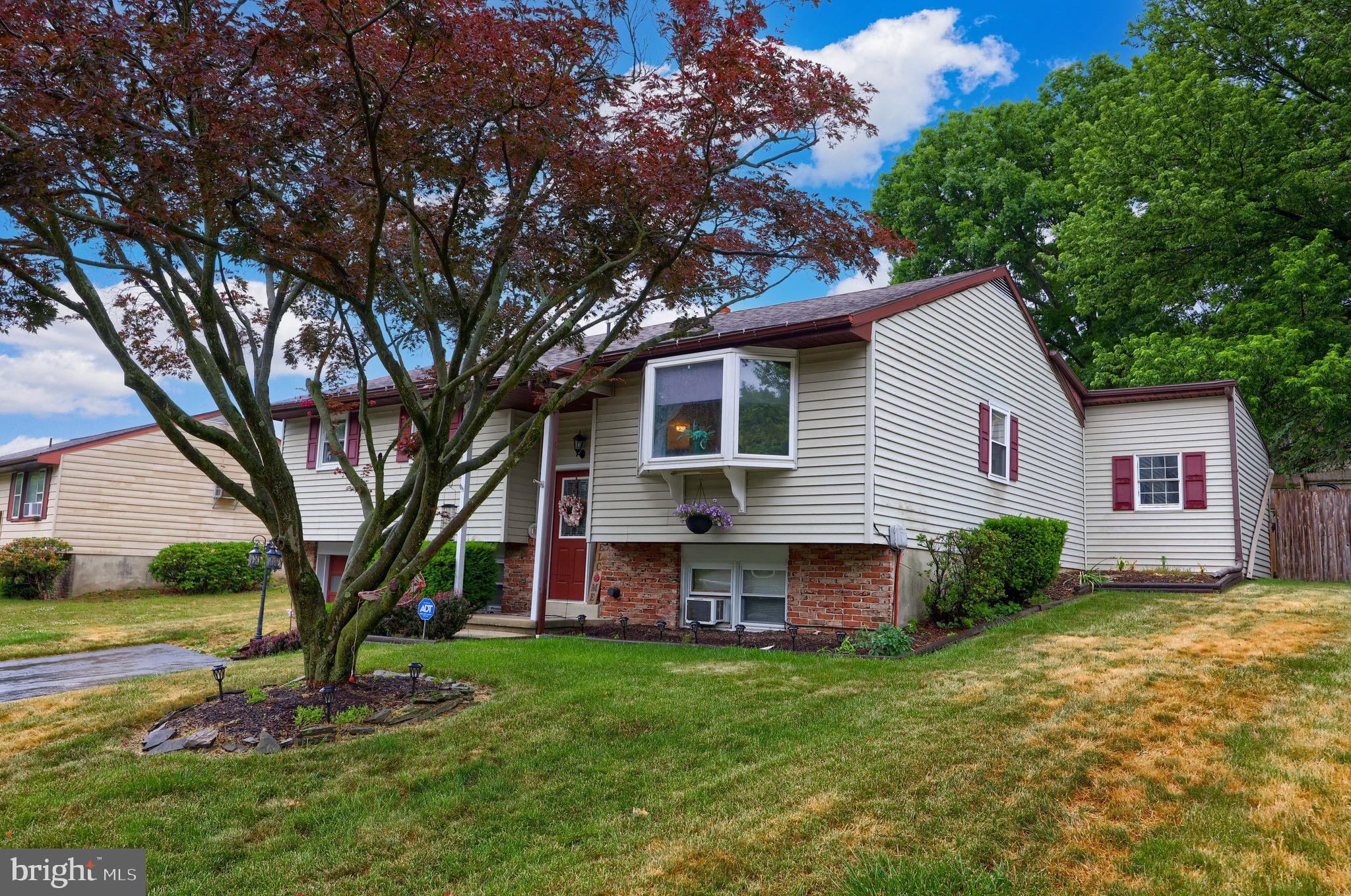 110 Aspen Avenue Reading, PA 19608 - Photo 2 of 41