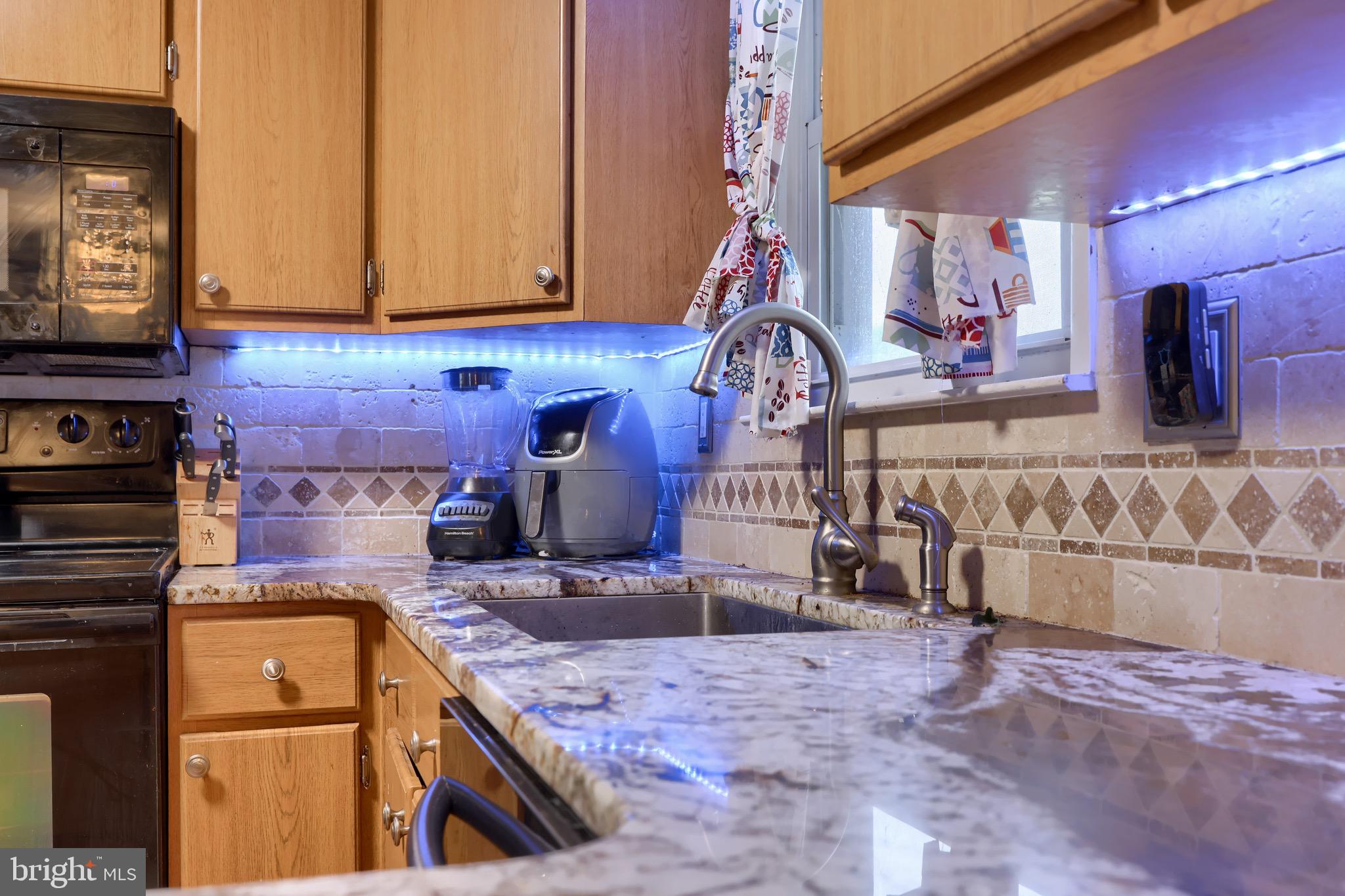 110 Aspen Avenue Reading, PA 19608 - Photo 23 of 41 Upgraded countertops