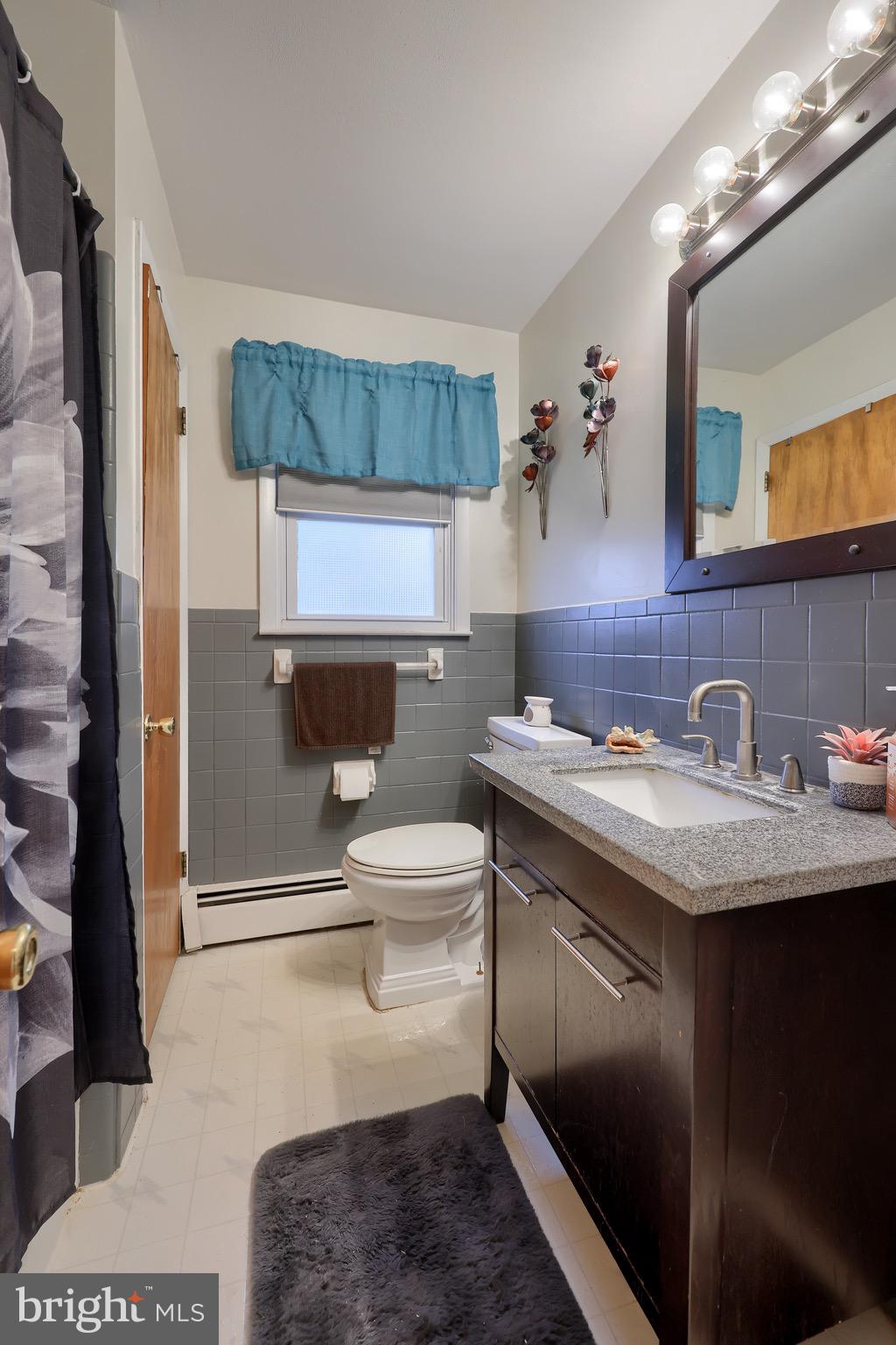 110 Aspen Avenue Reading, PA 19608 - Photo 27 of 41 Hall bath