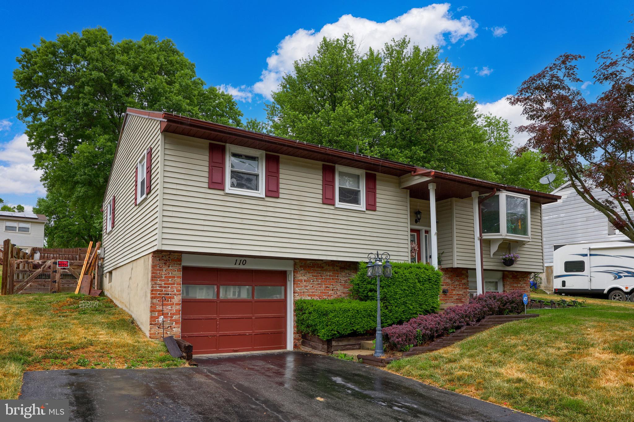 110 Aspen Avenue Reading, PA 19608 - Photo 3 of 41