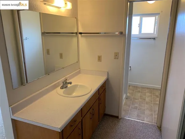 $3,650 | 708 Solano Avenue, Unit D, Albany, CA 94706