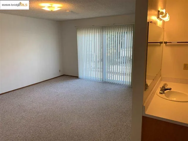 $3,650 | 708 Solano Avenue, Unit D, Albany, CA 94706