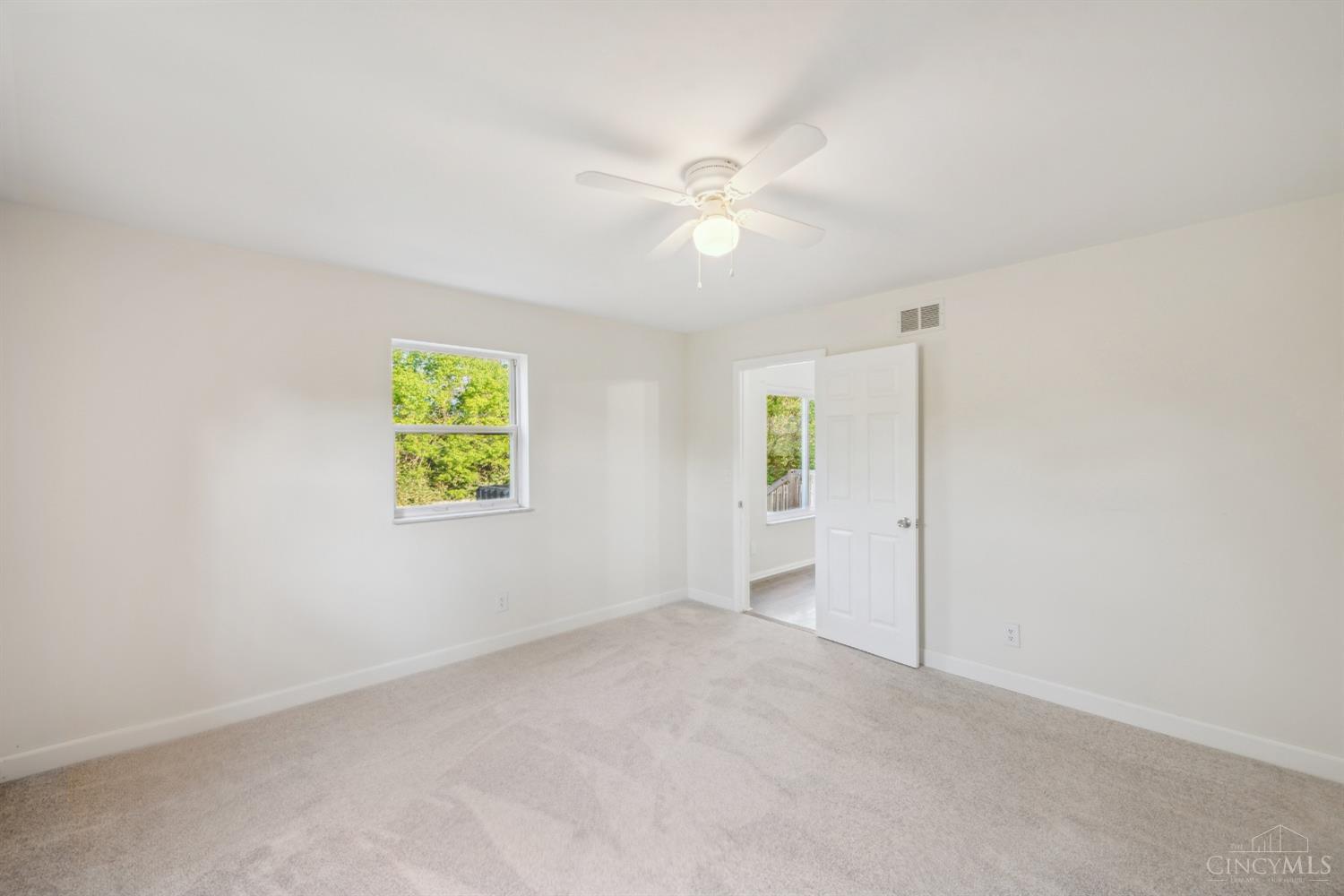 978 4 Mile Road Cincinnati, OH 45230 - Photo 12 of 33 Gallery Image 12