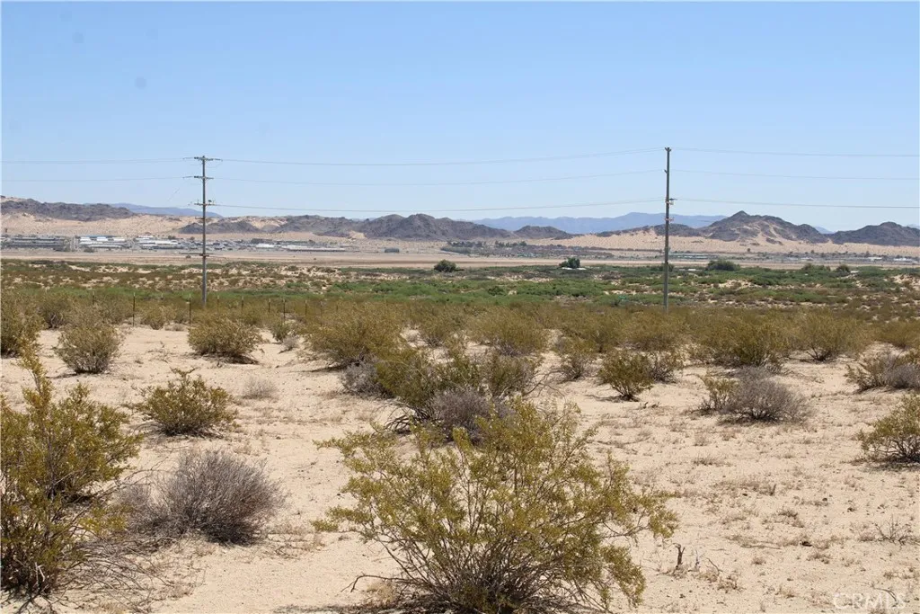5 Morongo Road Twentynine Palms, CA 92277 - Photo 17 of 21