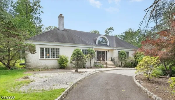 $1,200,000 | 10 Loriann Road, Warren, NJ 07059