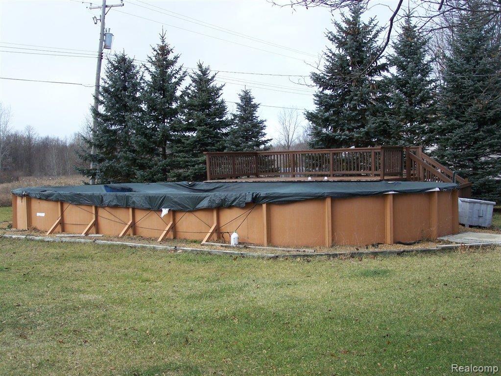 1294 Peavy Road Howell, MI 48843 - Photo 25 of 28 41X21 ABOVE GROUND POOL