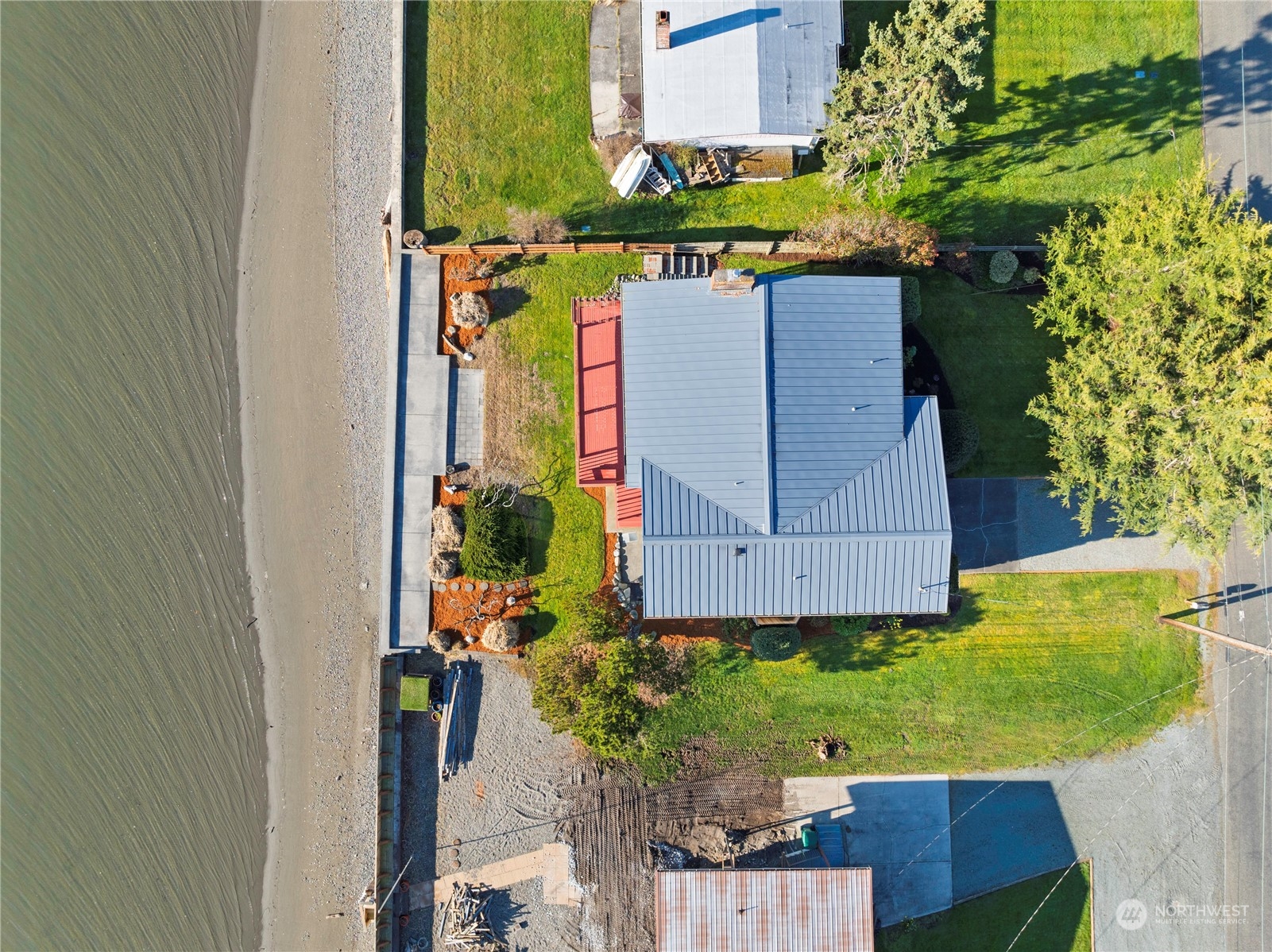 111 Iverson Road Camano Island, WA 98282 - Photo 34 of 39 Gallery Image 34