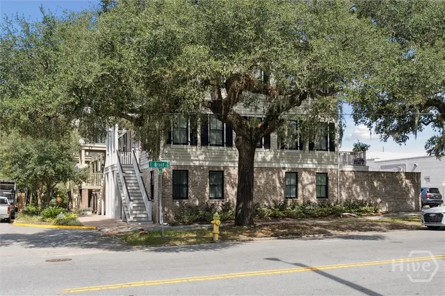 $1,195,000 | 554 East Mc Donough Street, Savannah, GA 31401