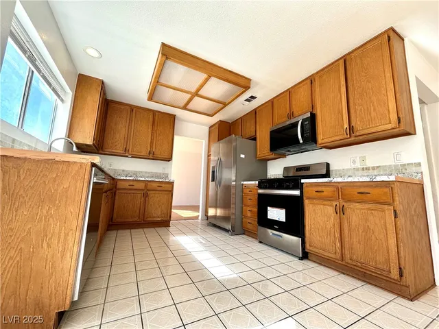 $1,950 | 425 Pemberry Circle, Las Vegas, NV 89123