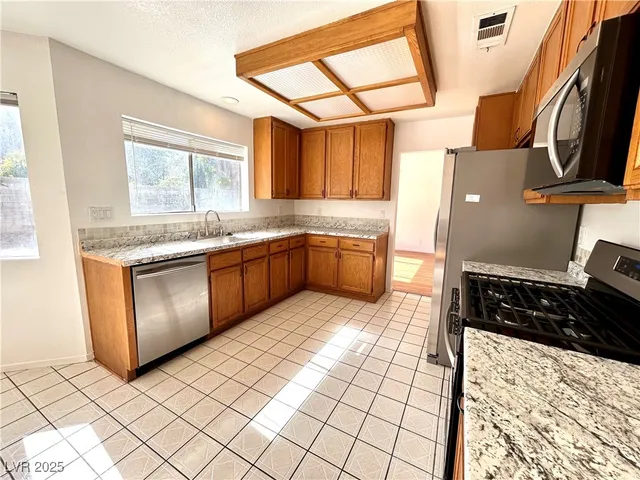 $1,950 | 425 Pemberry Circle, Las Vegas, NV 89123
