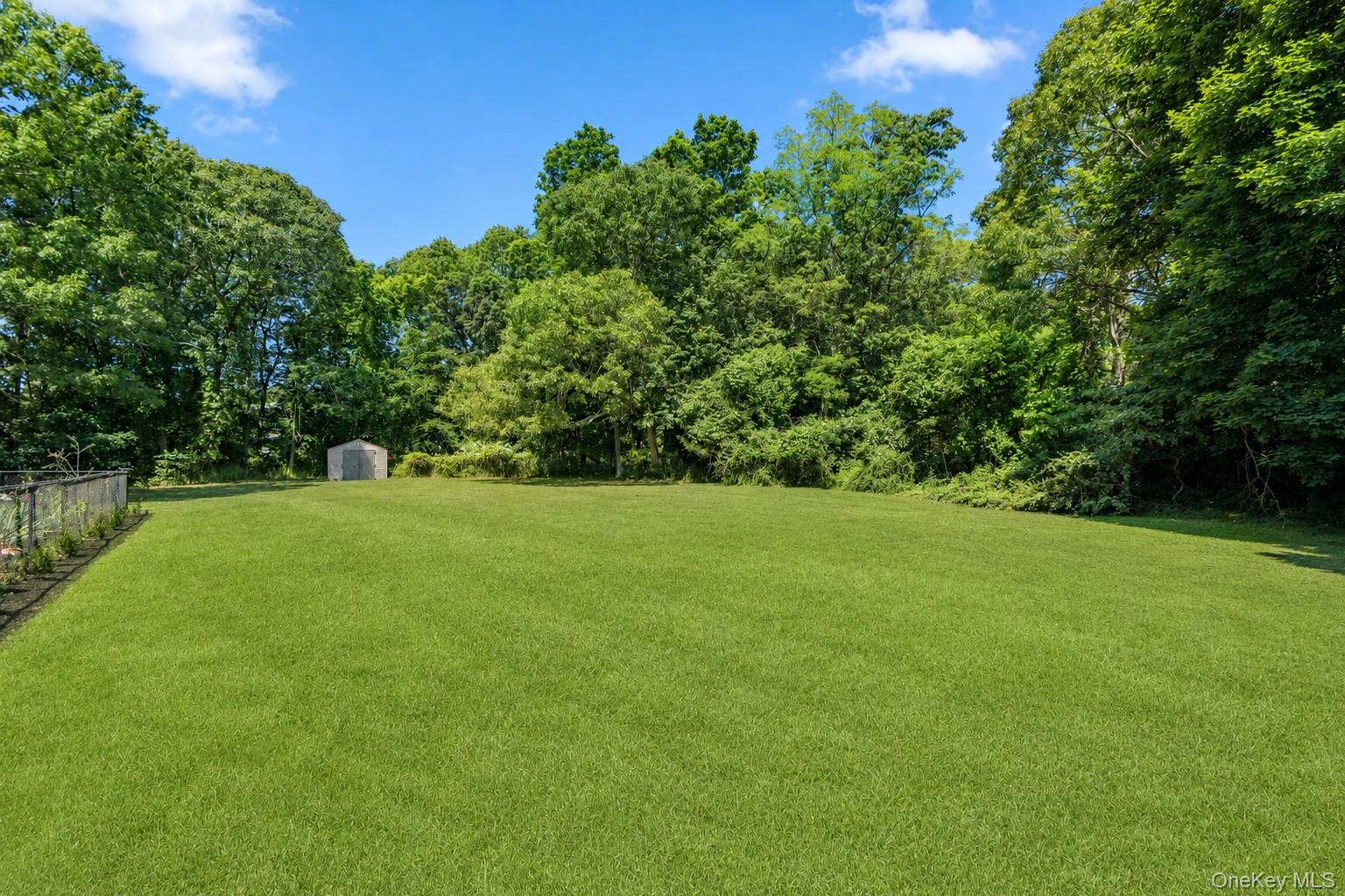 280 Holbrook Road Ronkonkoma, NY 11779 - Photo 25 of 30