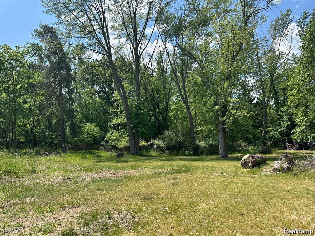 2043 South Long Lake Road Fenton, MI 48430 - Photo 4 of 6