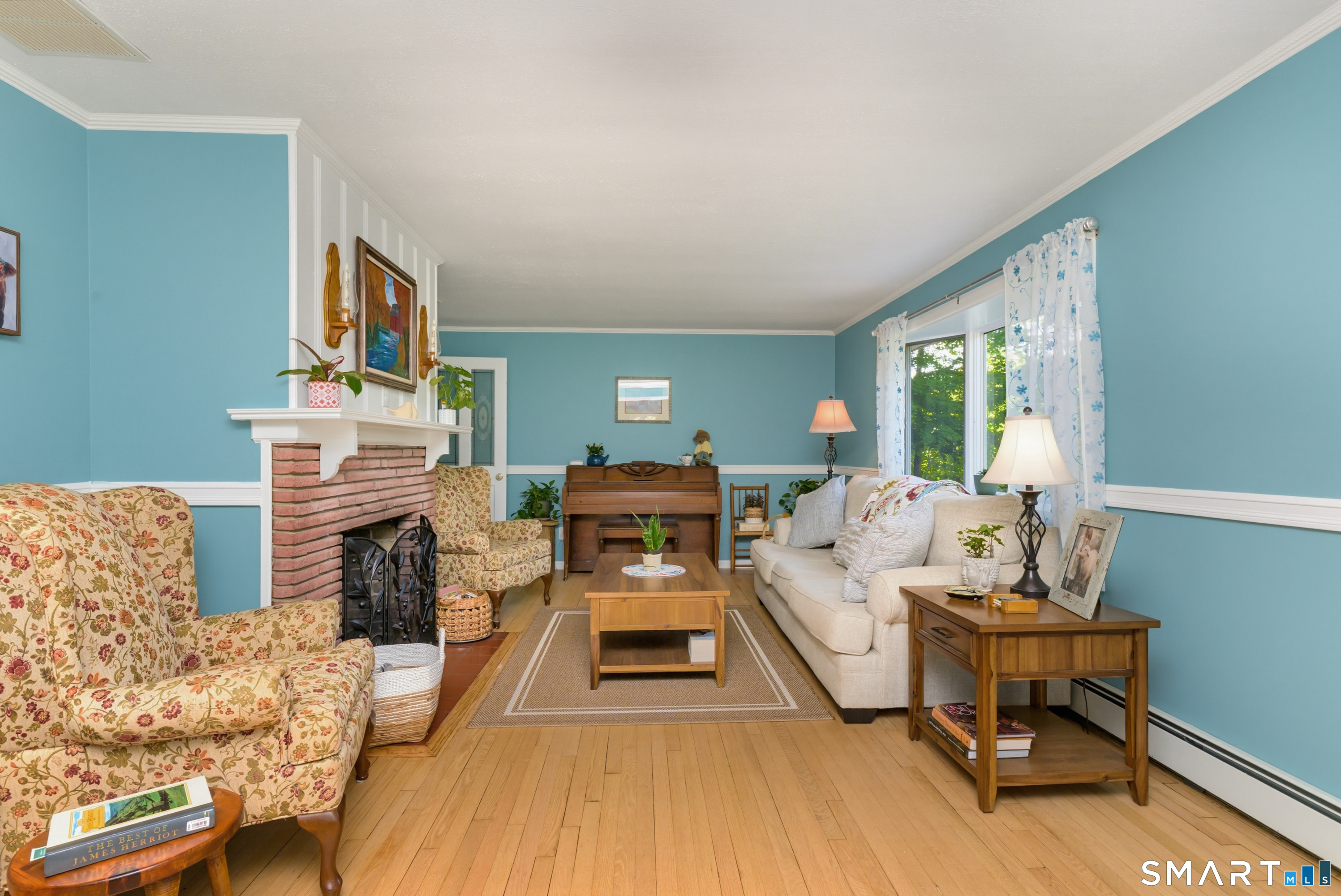 435 West Shepard Avenue Hamden, CT 06514 - Photo 8 of 37