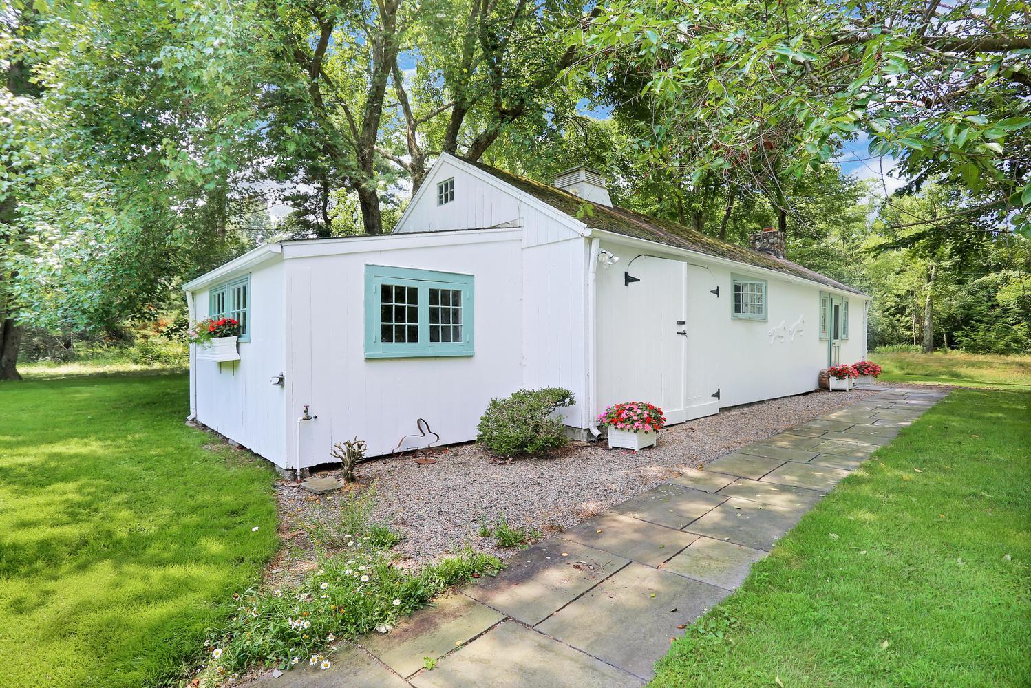 575 Silvermine Road New Canaan, CT 06840 - Photo 31 of 44 Cottage