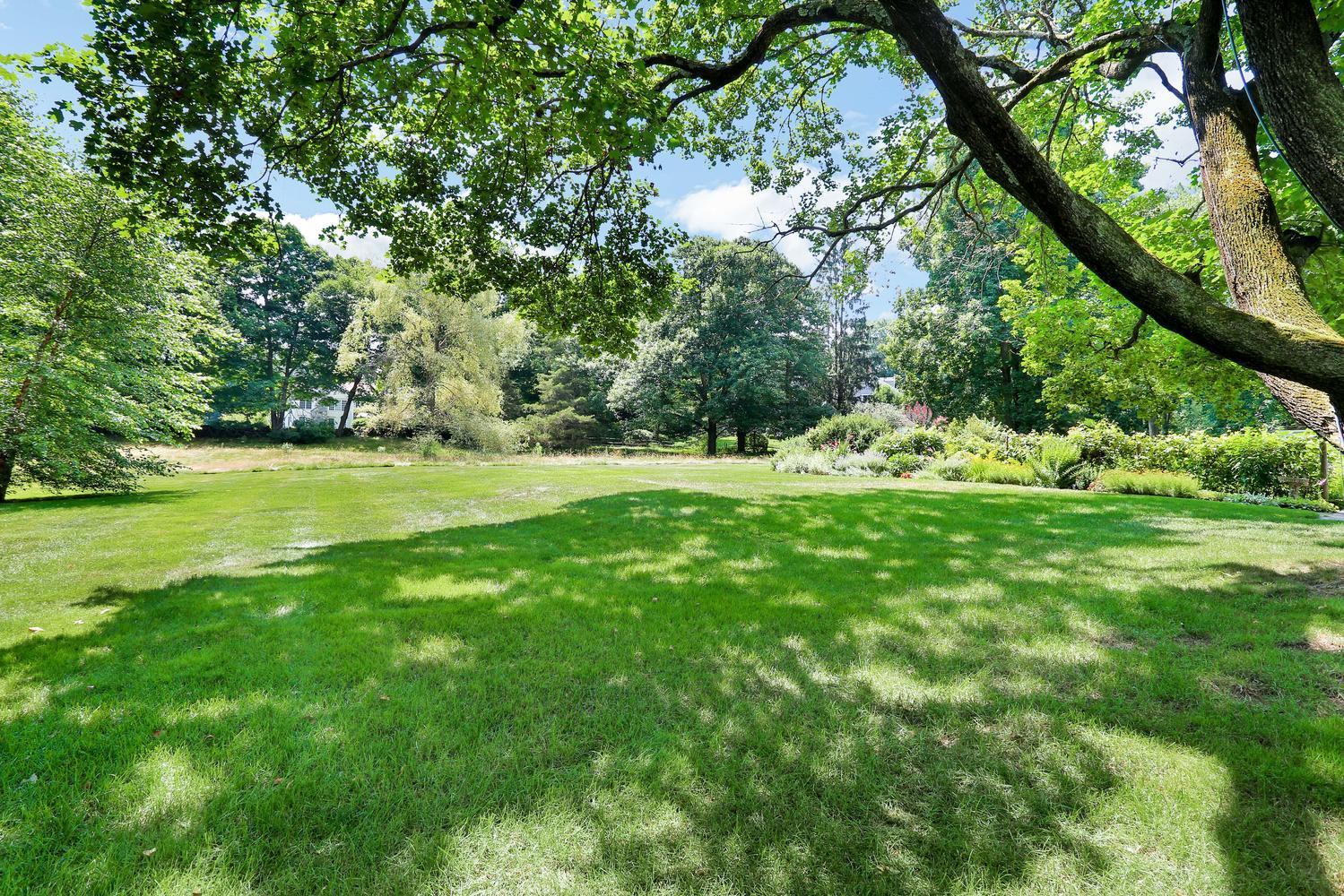 575 Silvermine Road New Canaan, CT 06840 - Photo 37 of 44 Gardens