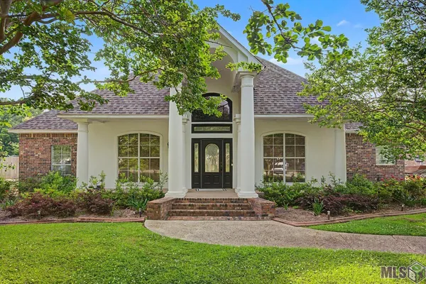 $530,000 | 35110 Stonecastle Drive, Denham Springs, LA 70706
