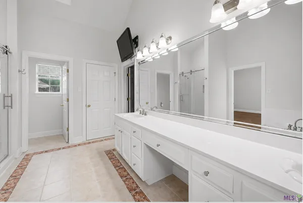 $530,000 | 35110 Stonecastle Drive, Denham Springs, LA 70706