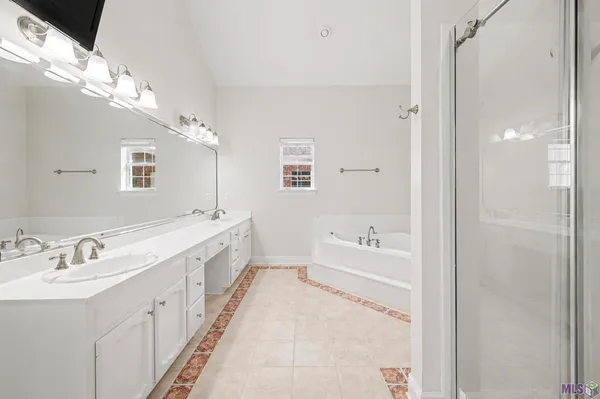 $530,000 | 35110 Stonecastle Drive, Denham Springs, LA 70706