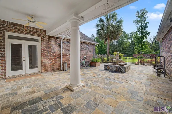 $530,000 | 35110 Stonecastle Drive, Denham Springs, LA 70706