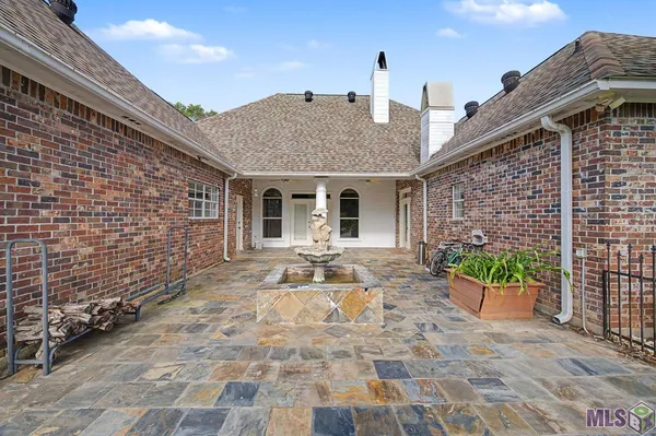 $530,000 | 35110 Stonecastle Drive, Denham Springs, LA 70706