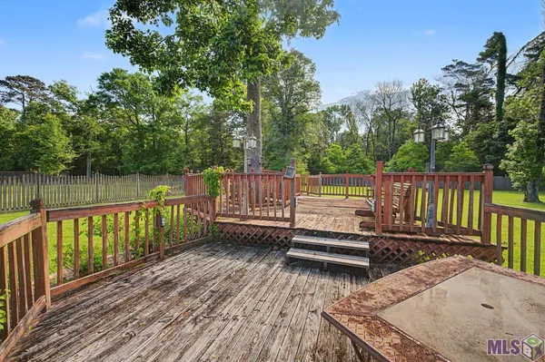 $530,000 | 35110 Stonecastle Drive, Denham Springs, LA 70706
