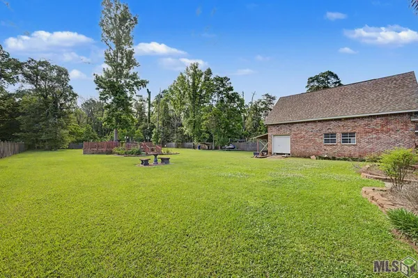 $530,000 | 35110 Stonecastle Drive, Denham Springs, LA 70706