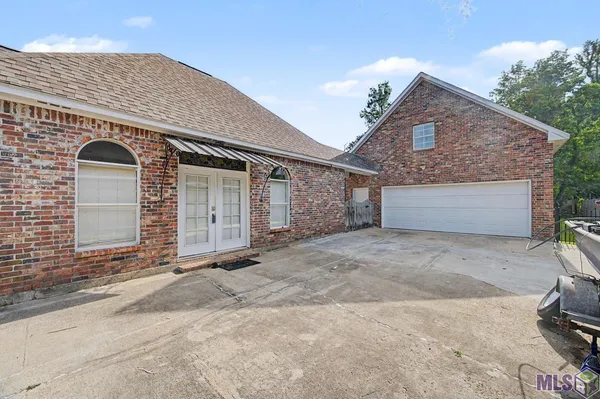 $530,000 | 35110 Stonecastle Drive, Denham Springs, LA 70706