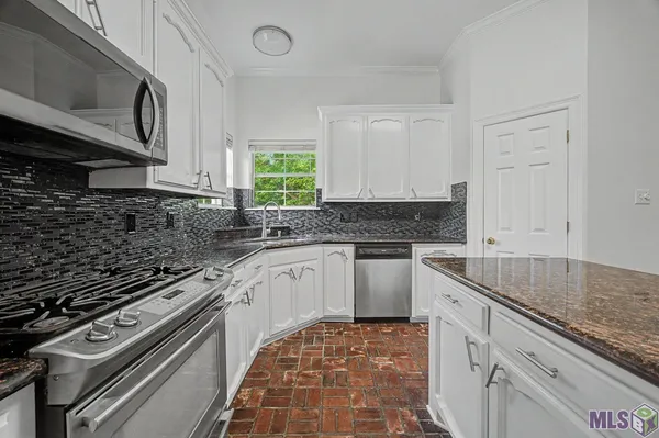 $530,000 | 35110 Stonecastle Drive, Denham Springs, LA 70706