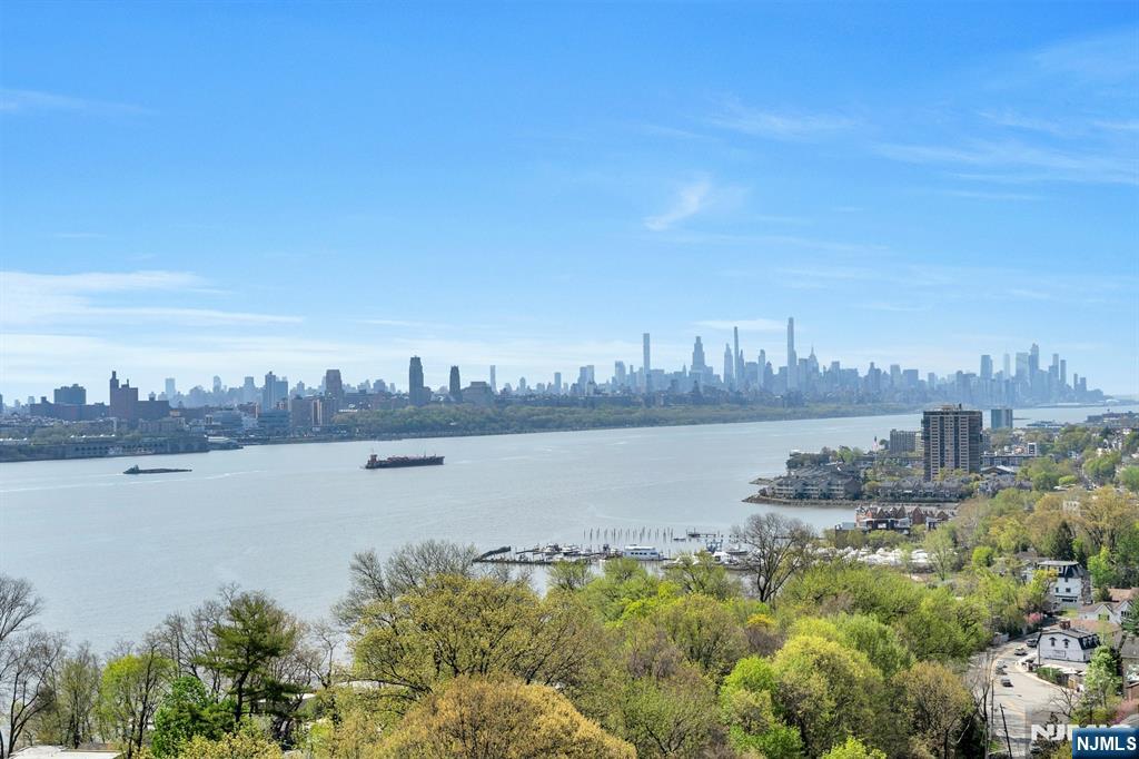 100 Old Palisade Road, Unit 1601 Fort Lee, NJ 07024 - Photo 26 of 28