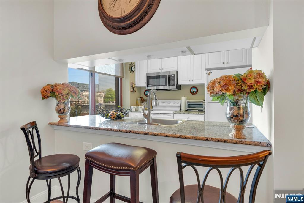 100 Old Palisade Road, Unit 1601 Fort Lee, NJ 07024 - Photo 7 of 28