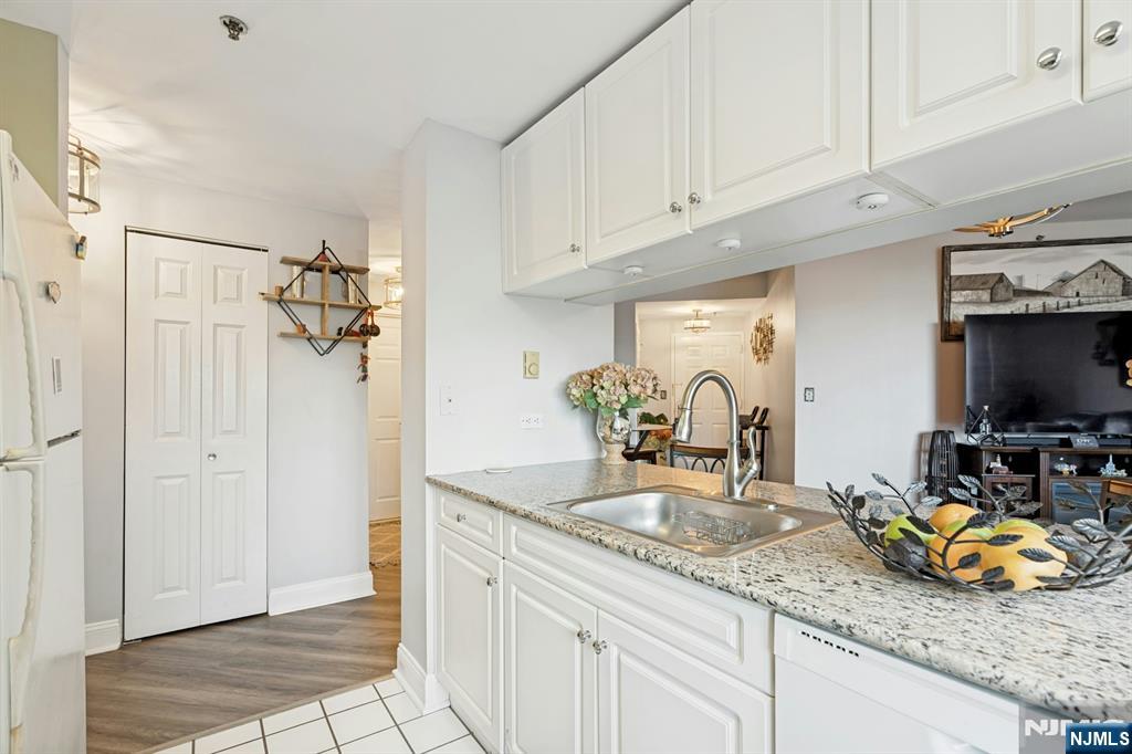 100 Old Palisade Road, Unit 1601 Fort Lee, NJ 07024 - Photo 9 of 28