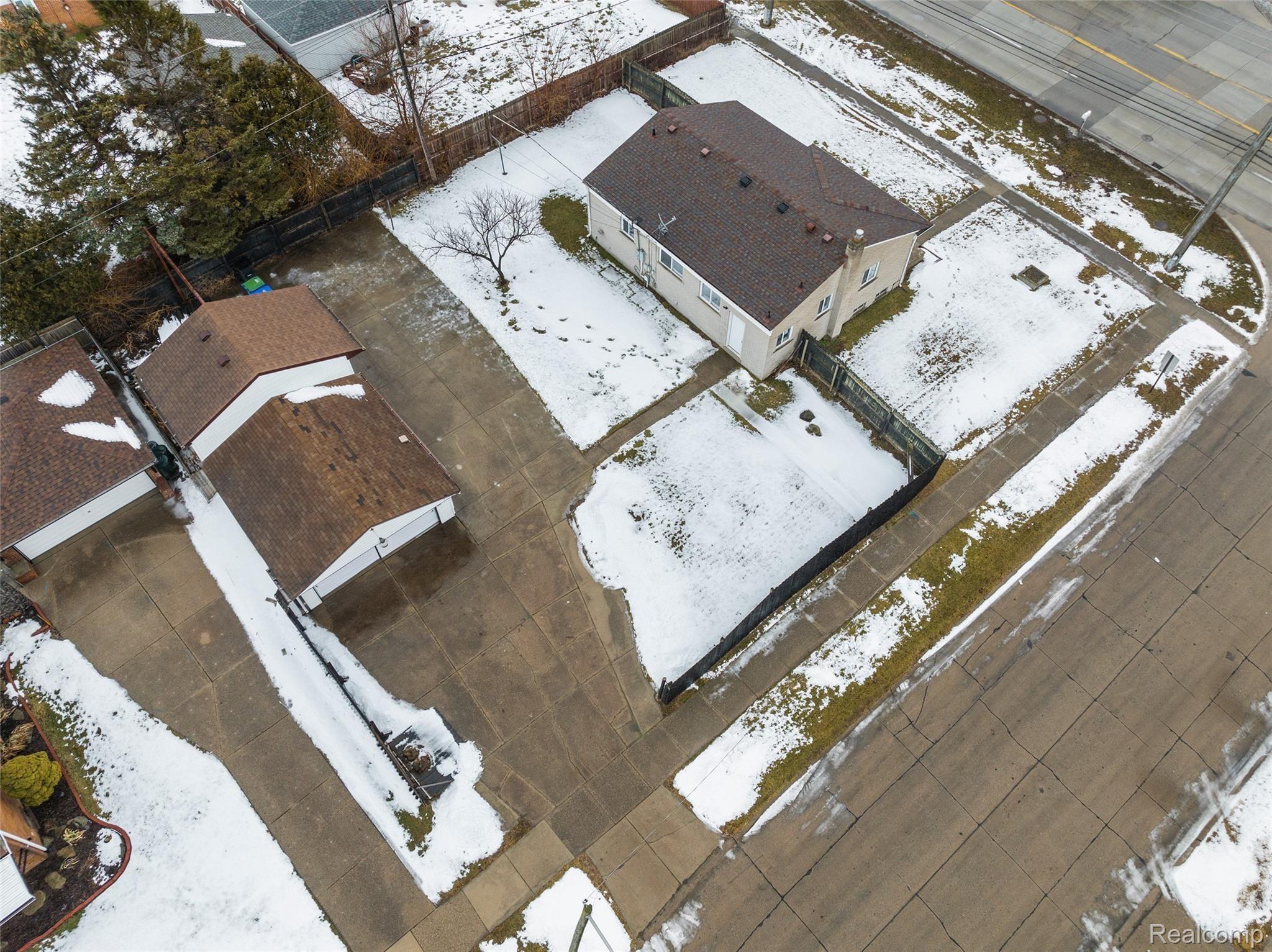 12267 East 10 Mile Road Warren, MI 48089 - Photo 29 of 29 12267 E 10 Mile-16.jpg