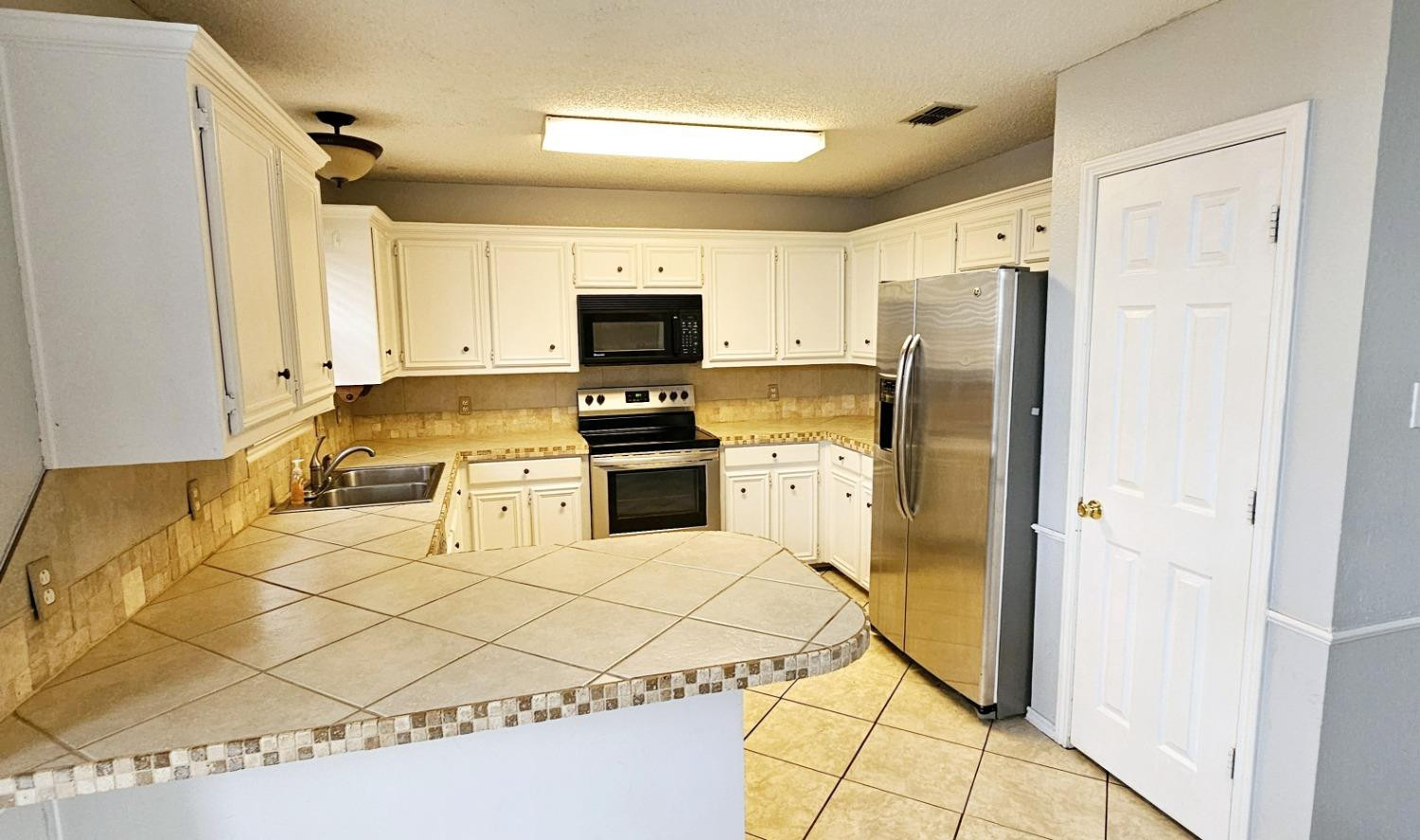 6219 8th Street Lubbock, TX 79416 - Photo 4 of 12 Photo 5