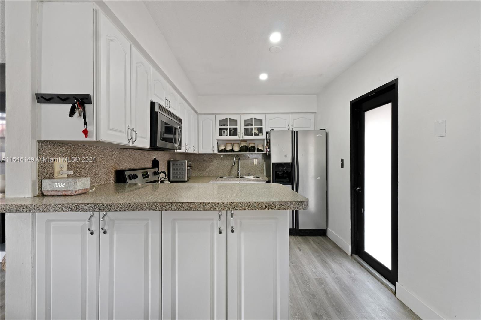 9780 Southwest 37th Terrace Miami, FL 33165 - Photo 12 of 49