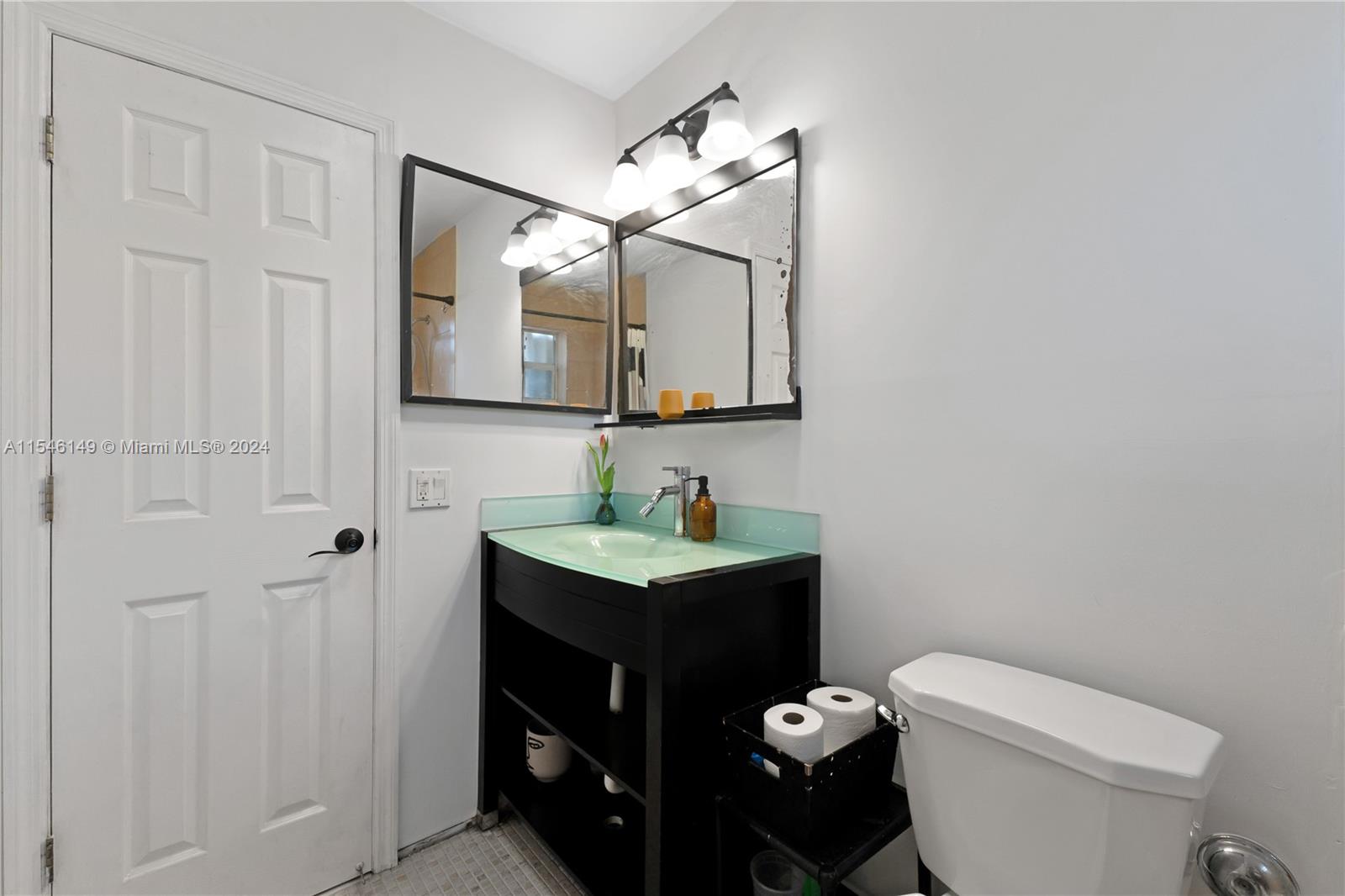 9780 Southwest 37th Terrace Miami, FL 33165 - Photo 15 of 49