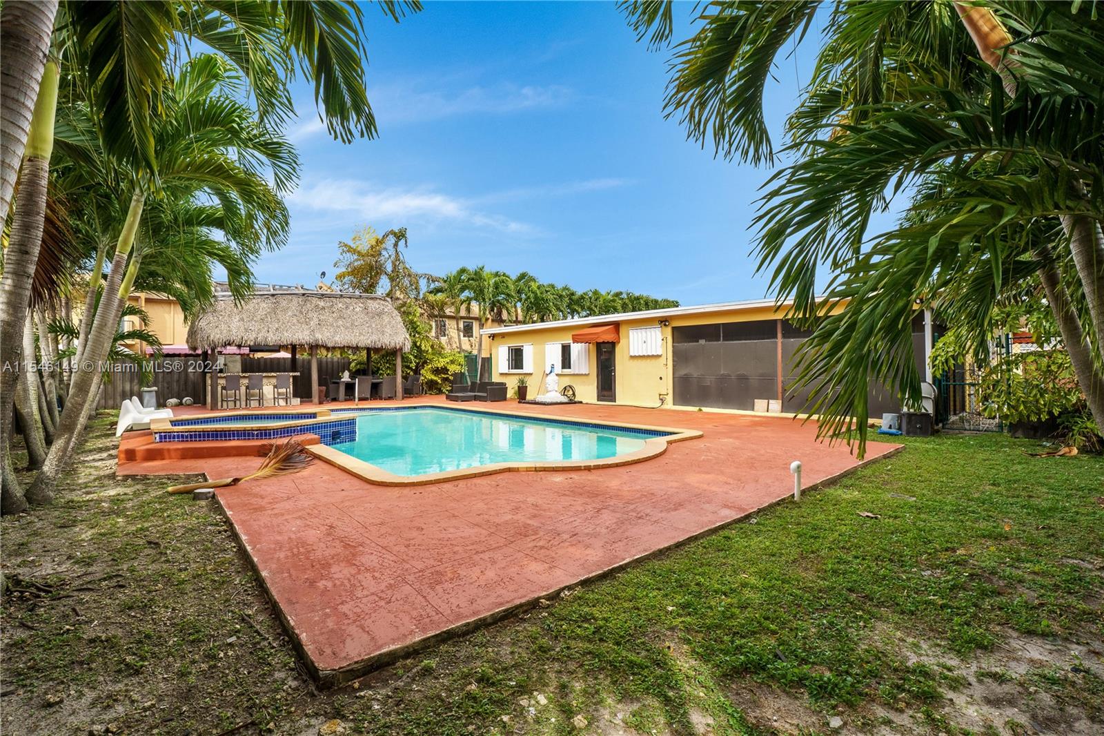 9780 Southwest 37th Terrace Miami, FL 33165 - Photo 28 of 49