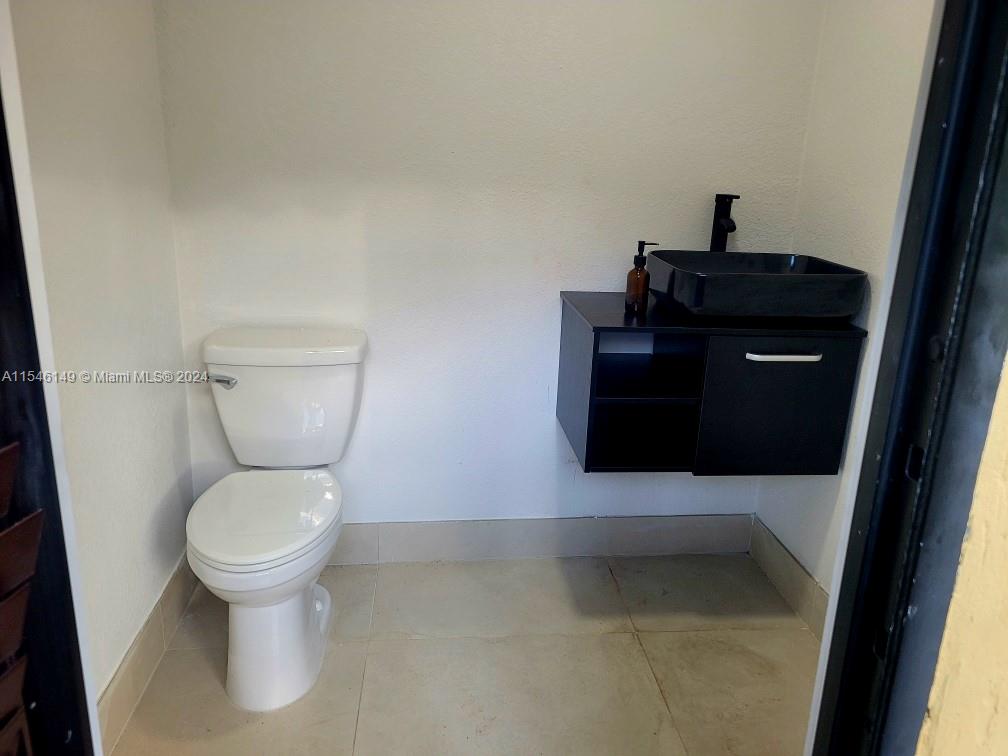 9780 Southwest 37th Terrace Miami, FL 33165 - Photo 33 of 49