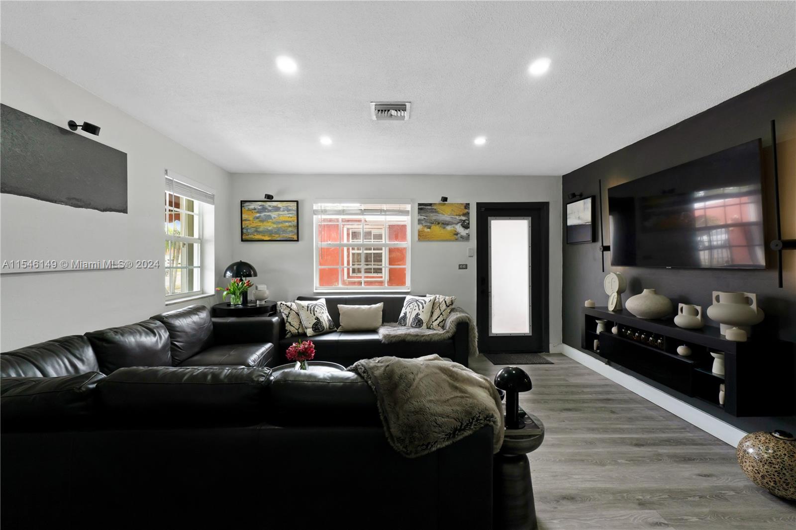 9780 Southwest 37th Terrace Miami, FL 33165 - Photo 10 of 49