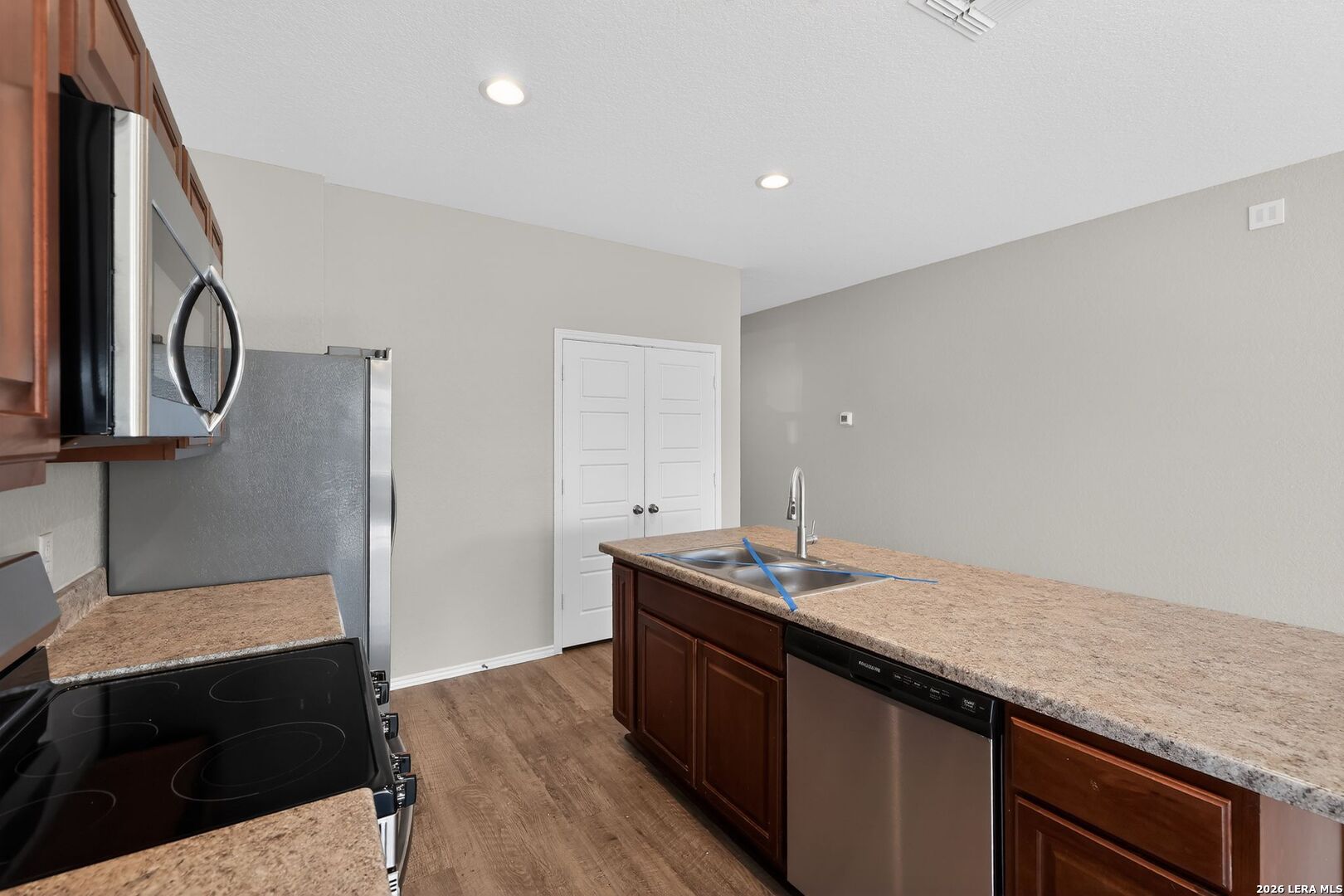 12904 Cicely Court St. Hedwig, TX 78152 - Photo 7 of 27