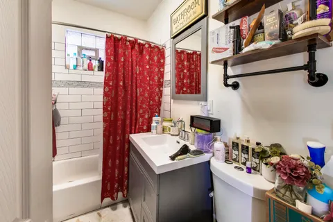 $550,000 | 4862 West Cortland Street, Chicago, IL 60639