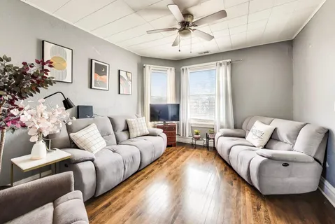 $550,000 | 4862 West Cortland Street, Chicago, IL 60639