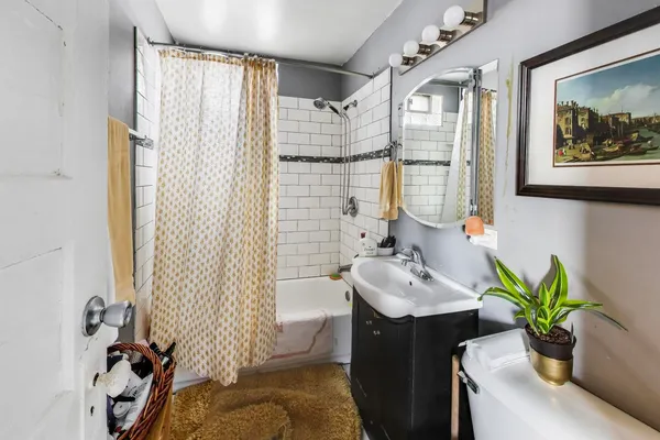 $550,000 | 4862 West Cortland Street, Chicago, IL 60639