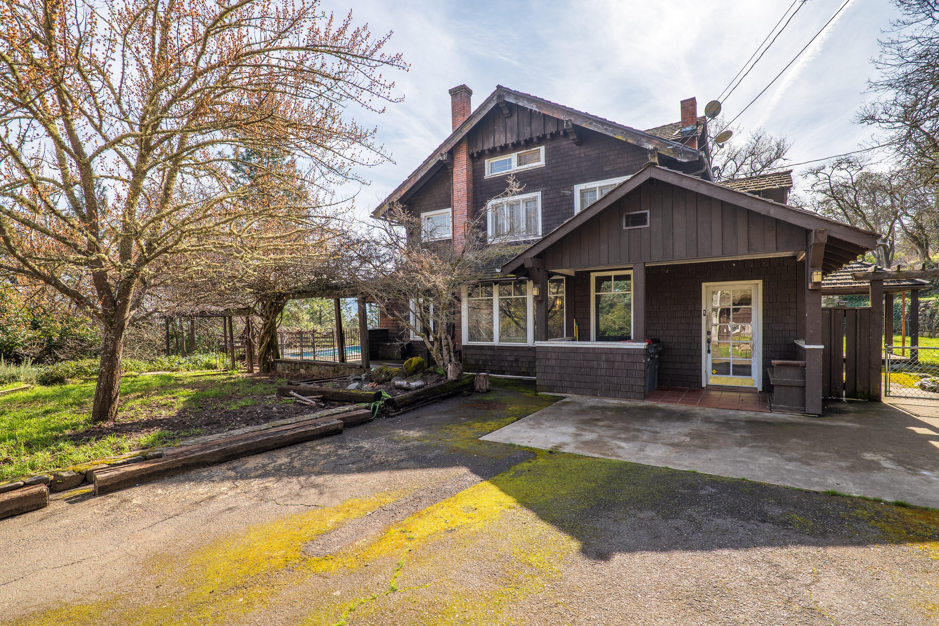 4132 Livingston Road Central Point, OR 97502 - Photo 43 of 59 42