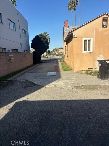a view of a entryway of the house