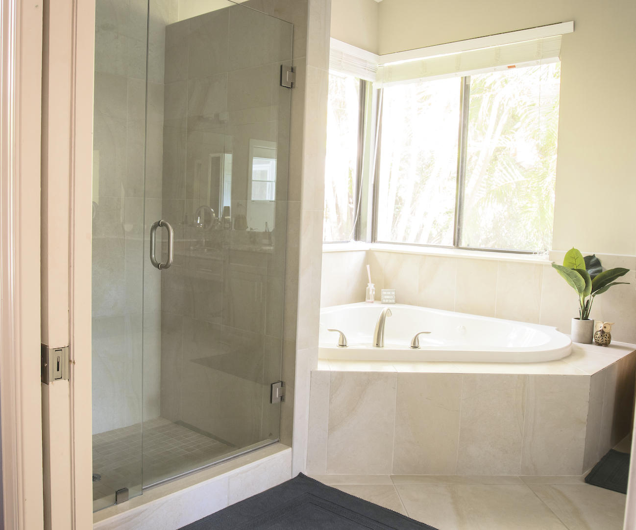 20083 Back 9 Drive Boca Raton, FL 33498 - Photo 26 of 37 SEPARATE SPA TUB & SHOWER