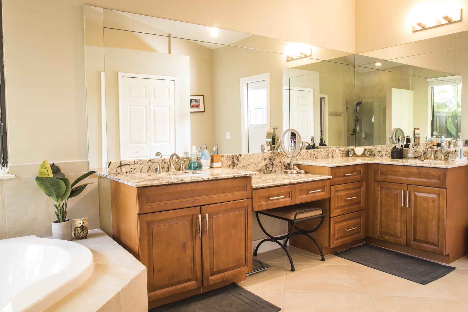 20083 Back 9 Drive Boca Raton, FL 33498 - Photo 27 of 37 DUAL SINKS LOTS OF LIGHT
