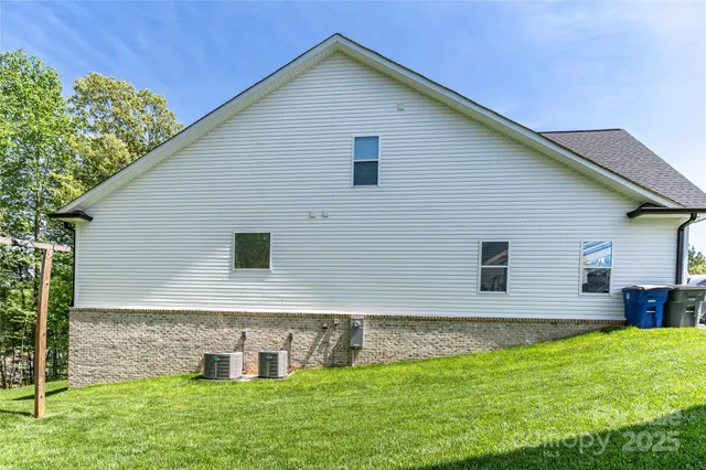 $675,000 | 602 Kames Court Northwest, Conover, NC 28613